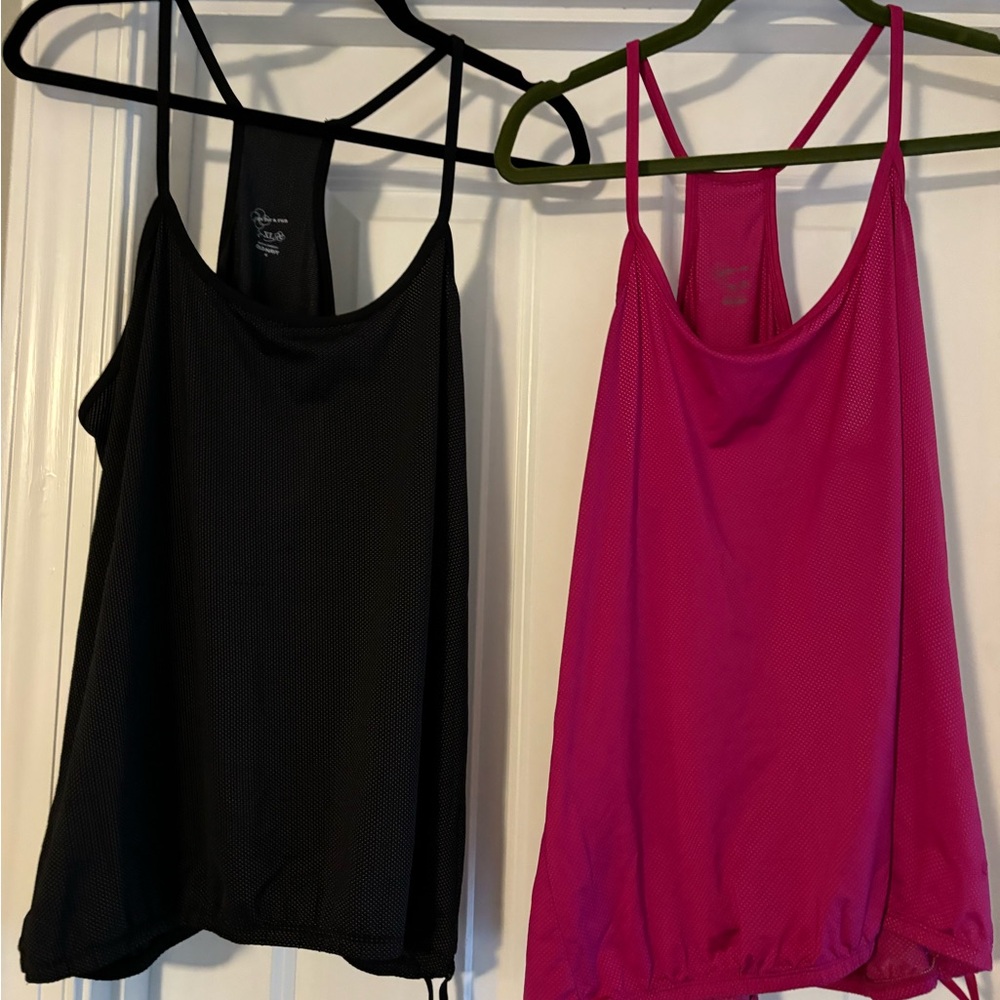 Lot of 2 Old Navy Women’s Athletic Tops XL